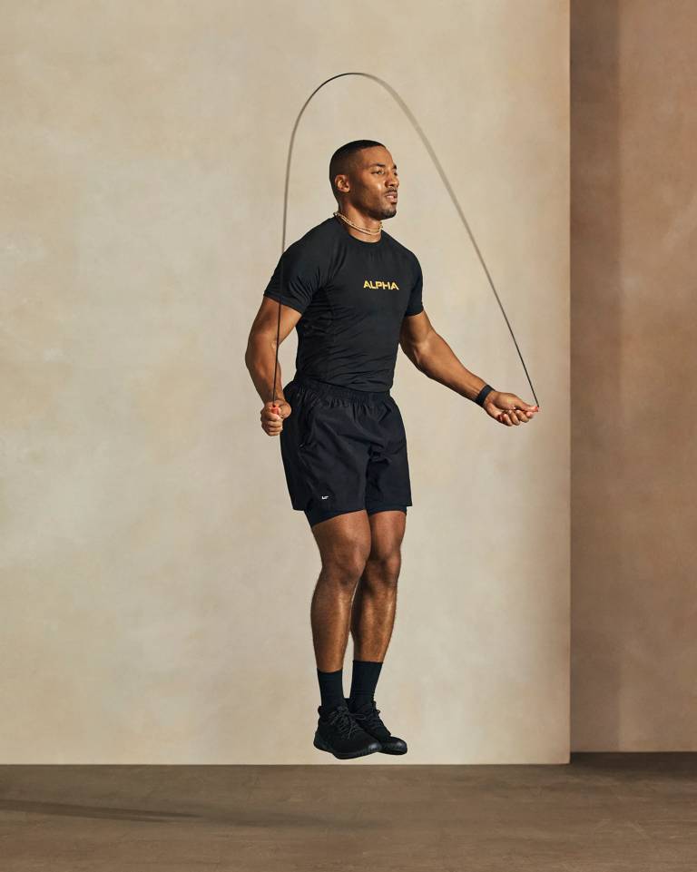 Alternating Battle Ropes Alpha Classes in River North at One Chicago | Life Time