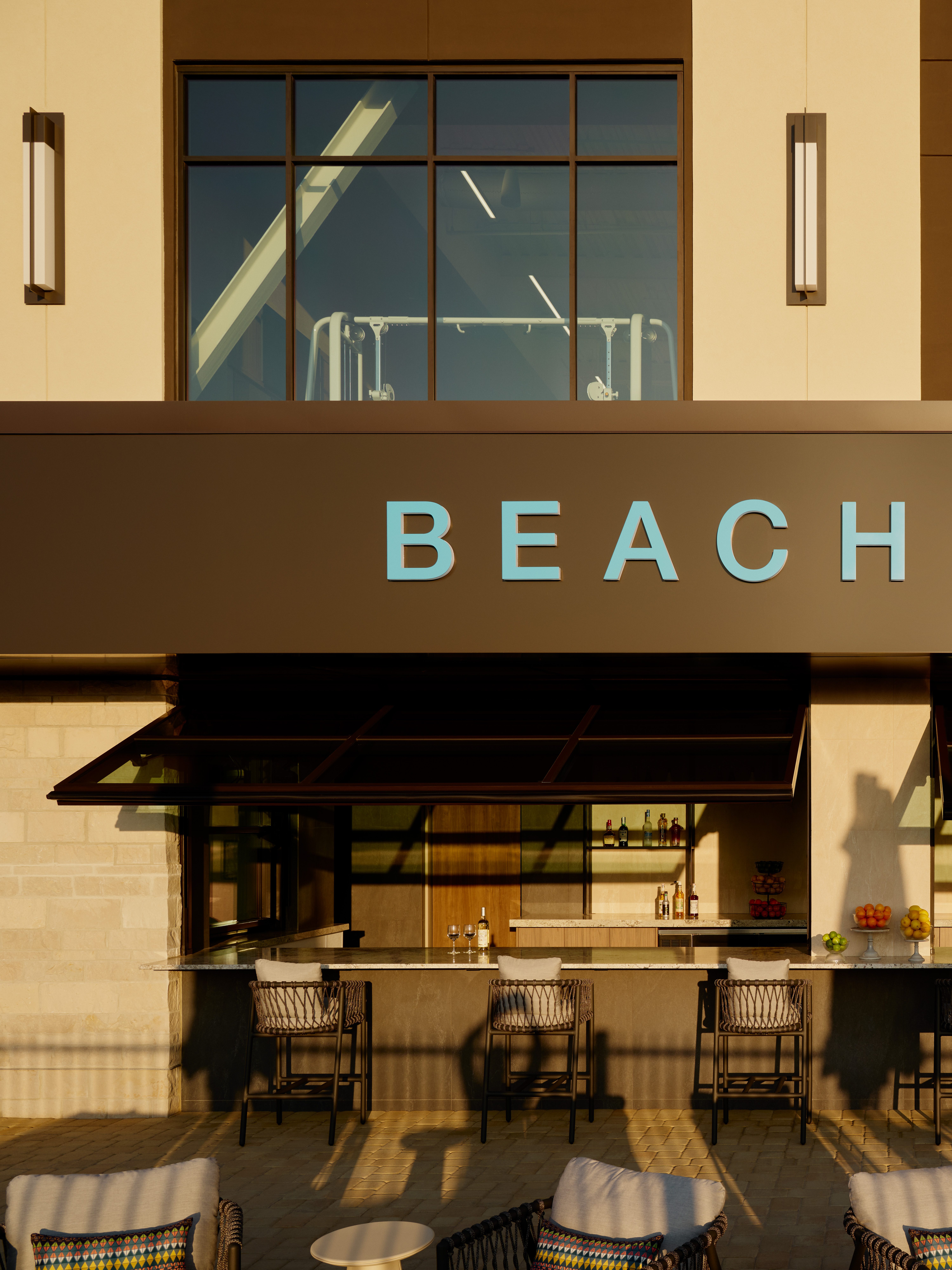 Outdoor dinning at the Life Time beach club