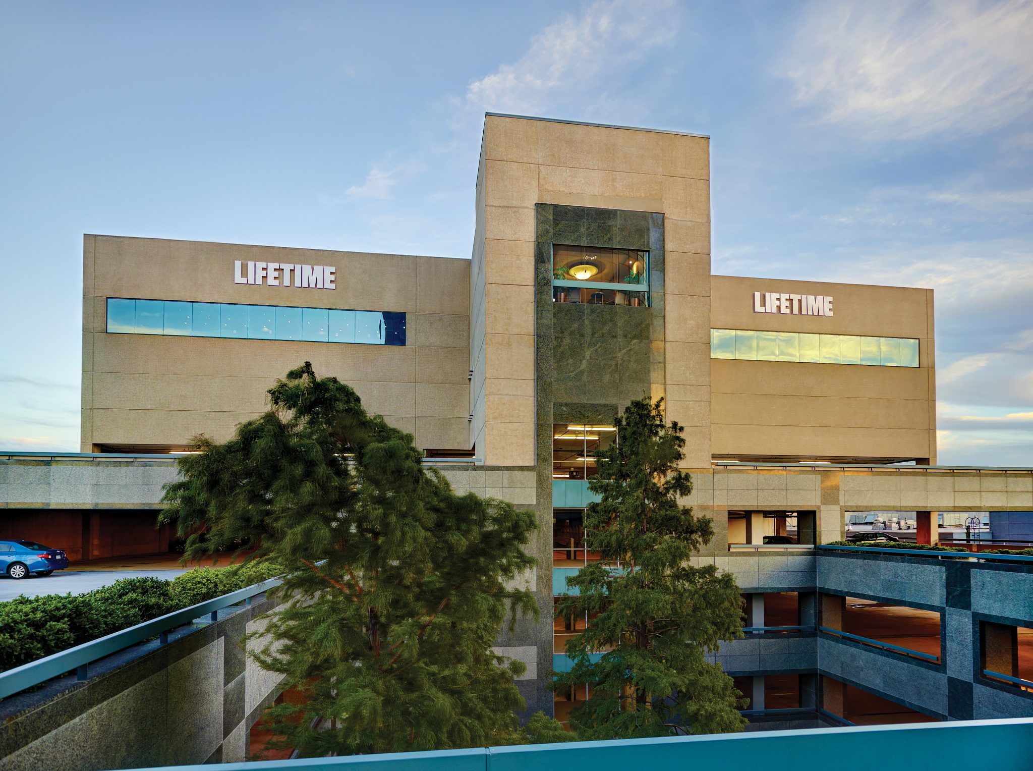 The exterior of the Dallas Highland Park Life Time location