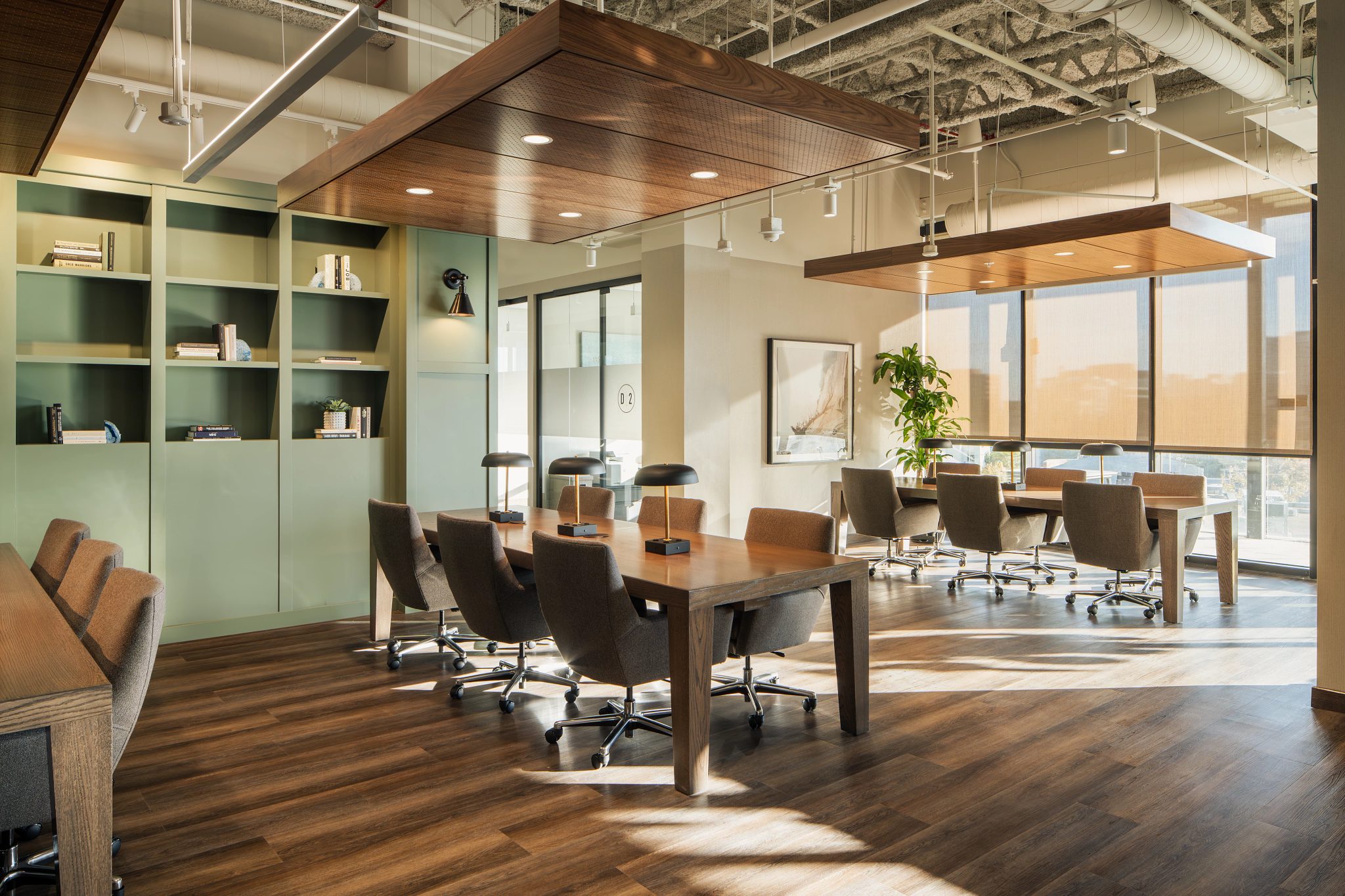 Coworking tables with seating in a warm work environment