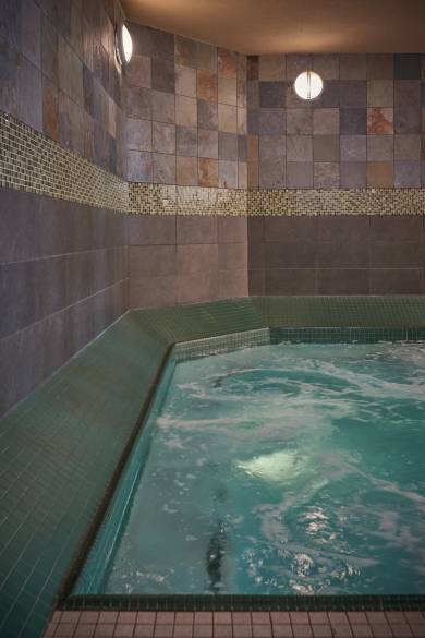 Indoor whirlpool at the Life Time South Austin club location