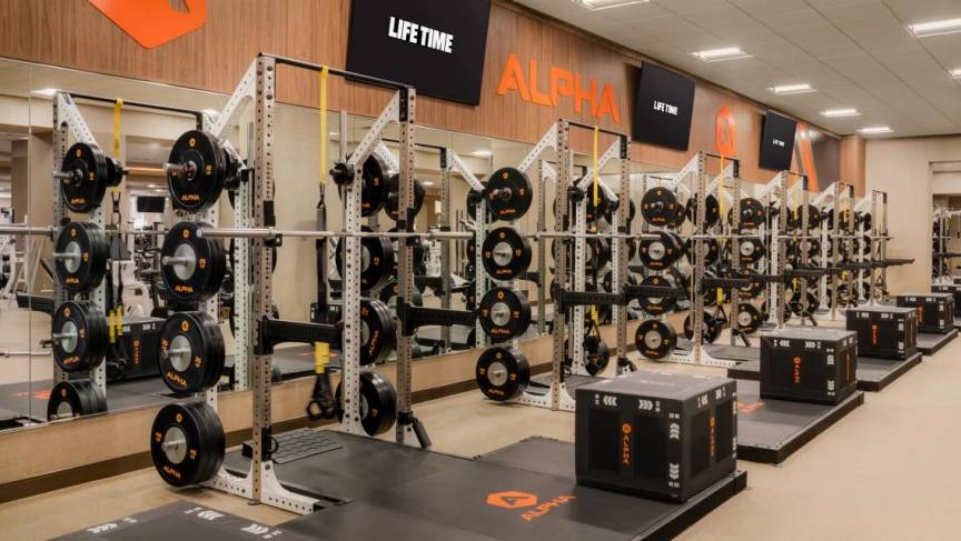 Workout floor at life time