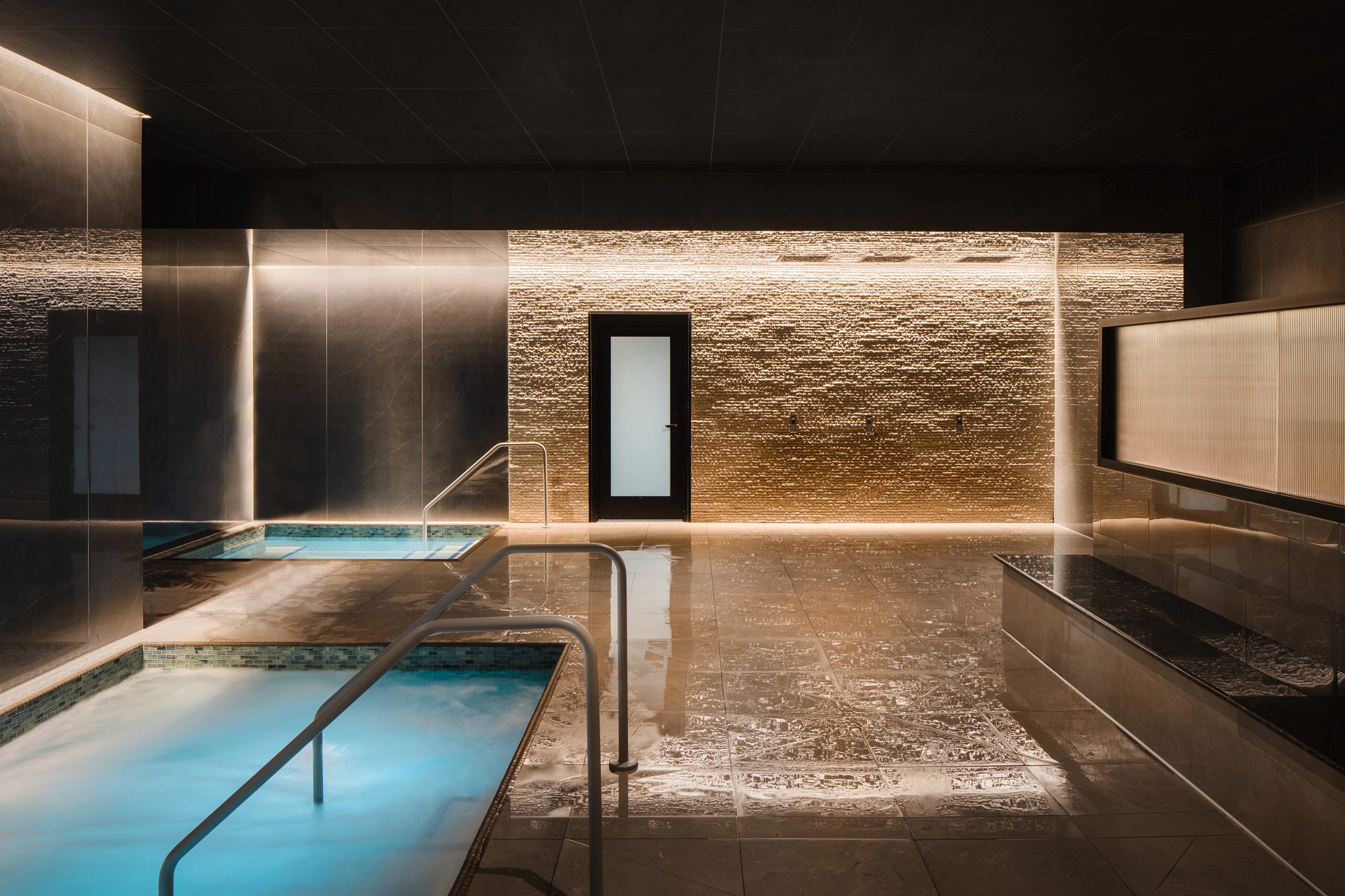 cold plunge and whirl pool at Life Time